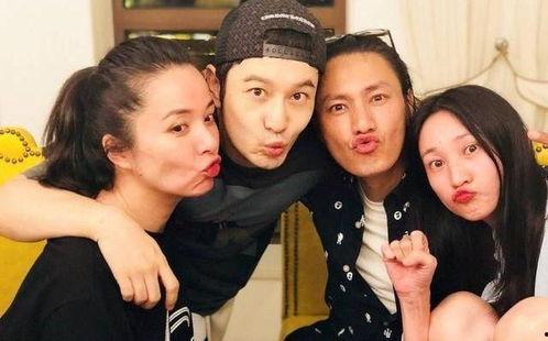 离婚后我被弟弟同学宠上天,我被弟弟同学宠上天，生活焕然一新